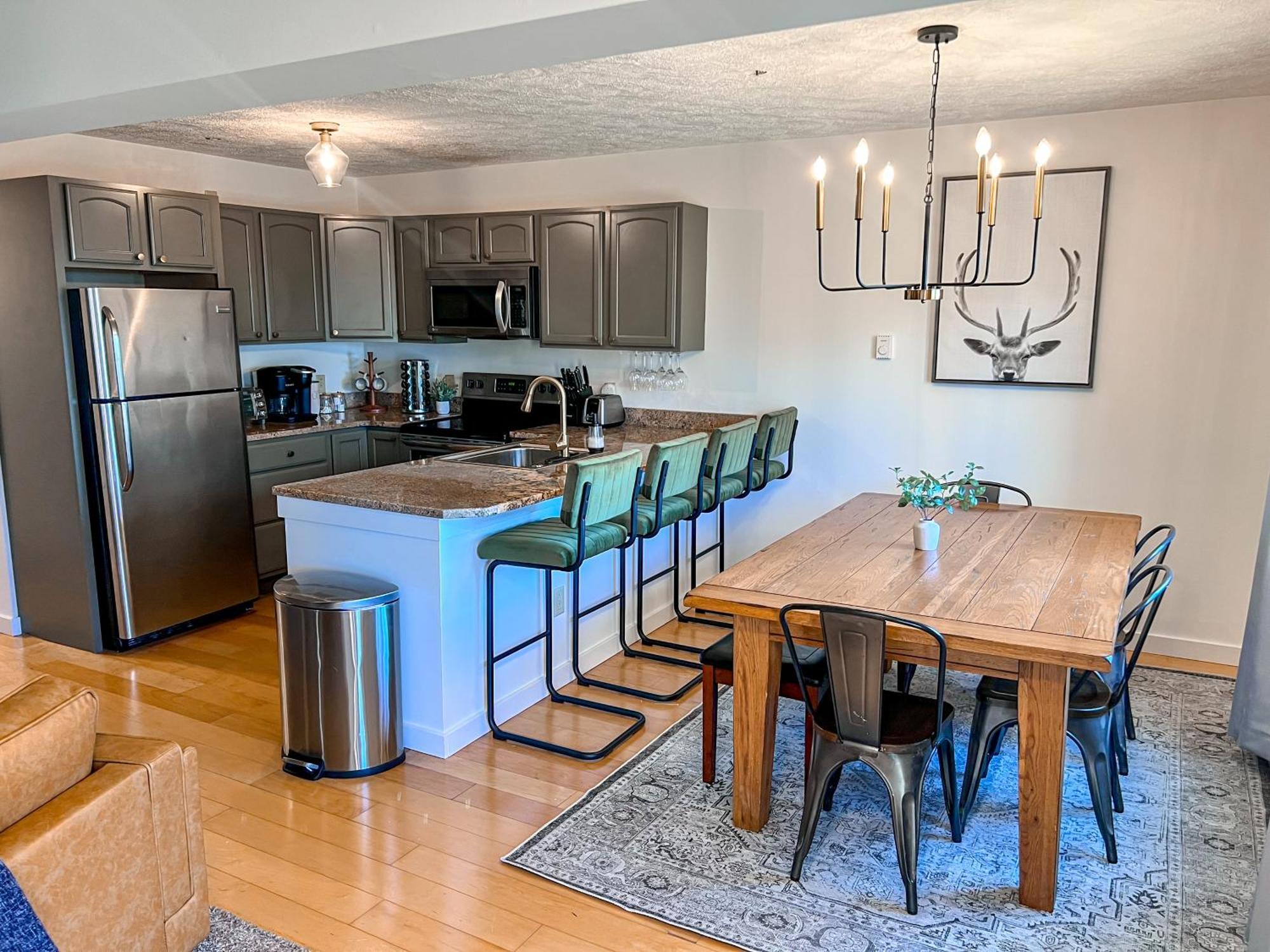 Remodeled Summit Condo At Snowshoe - Modern & Cozy 外观 照片