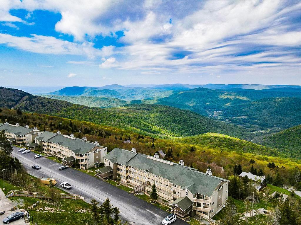 Remodeled Summit Condo At Snowshoe - Modern & Cozy 外观 照片