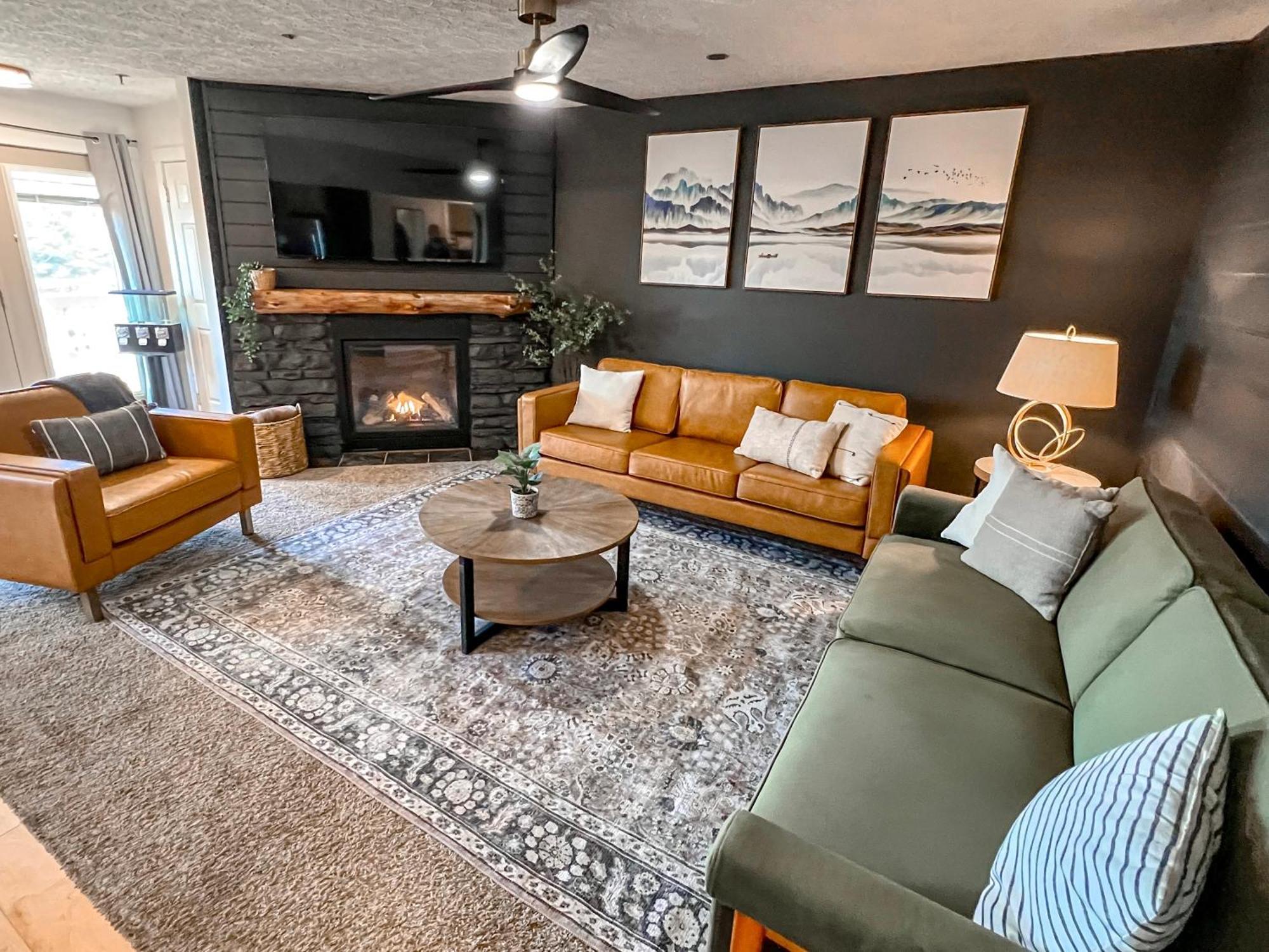 Remodeled Summit Condo At Snowshoe - Modern & Cozy 外观 照片